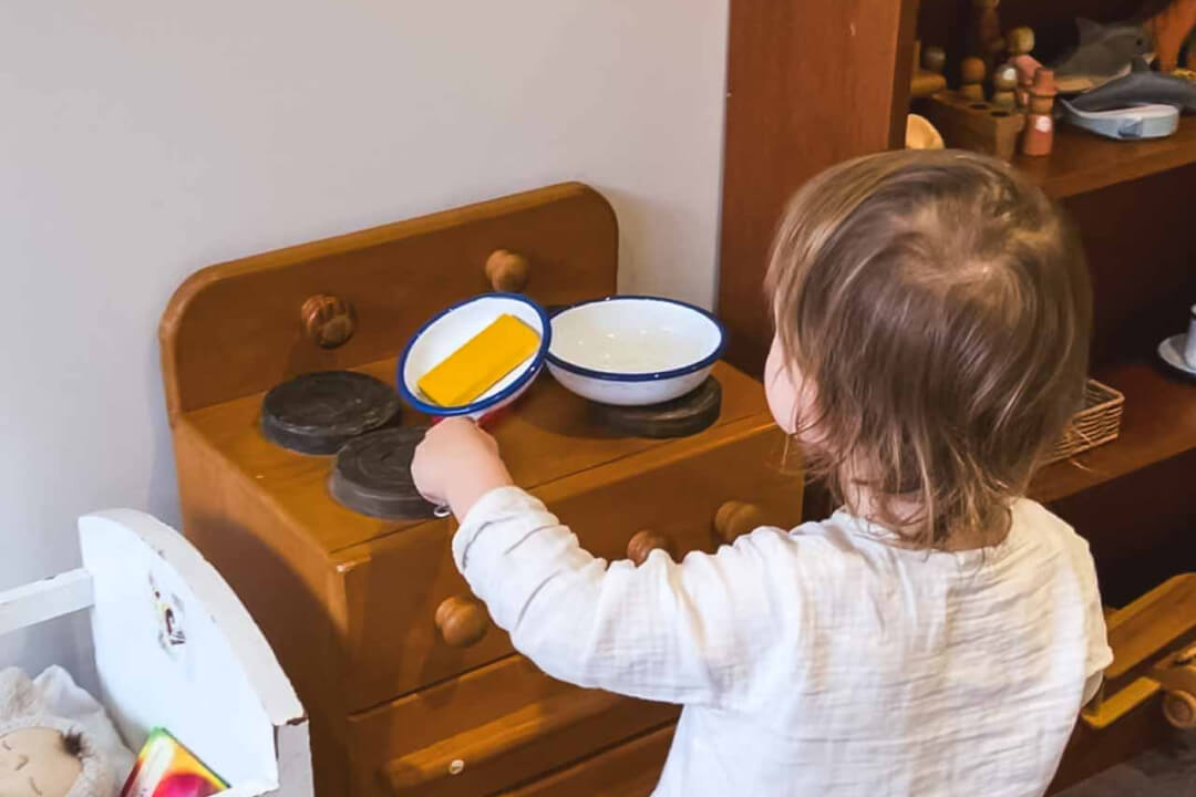 The Connection Between Real and Imaginative Play in the Kitchen